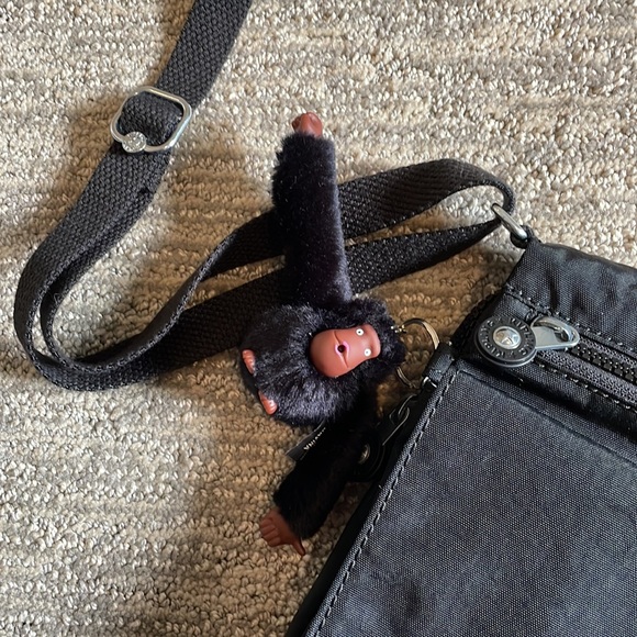 Brand new without π·οΈ tag KIPLING crossbody black purse with little gorilla - Picture 4 of 9